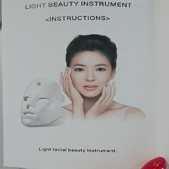 White LED Facial Mask - Picture 2 of 3